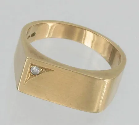 Timanttisormus 1xn.0.02ct, koko 19¼, 585, paino 7,6g Vikt: 7,6 g