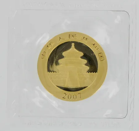 Kultaraha Panda 2007, nimellisarvo 500 juania, 999, paino 31,1g, muovissa Vikt: 31,1 g