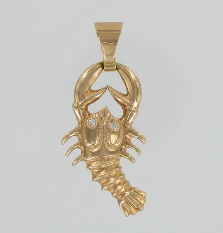 Riipus timanteilla 2xn.0.02ct, korkeus 40mm, 585, paino 7,8g Vikt: 7,8 g