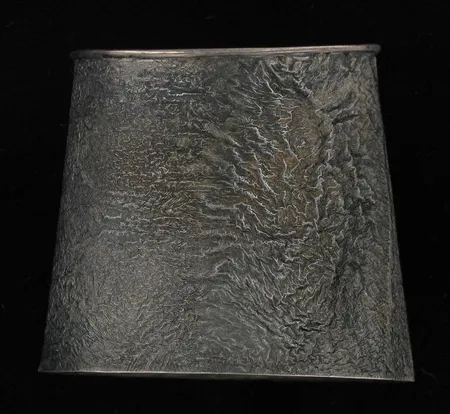 Maljakko, vuodelta 1965, korkeus 6,0cm, 813, paino 74,9g Vikt: 74,9 g