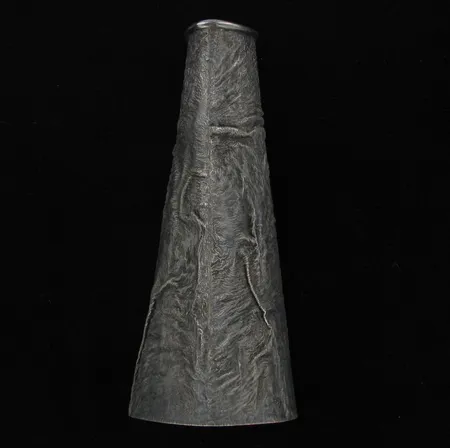 Maljakko, kaiverrettu, vuodelta 1964, korkeus 16,0cm, 813, paino 168,7g Vikt: 168,7 g