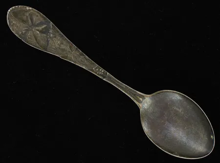 Jälkiruokalusikka, käytön jälkiä, 813, 22,3g Vikt: 22,3 g