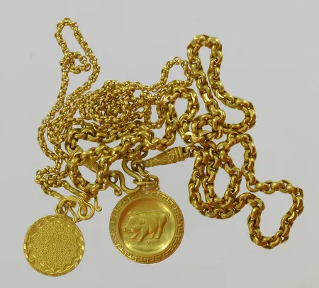 Kaksi kaulakorua, viallisia, 875, paino 15,2g Vikt: 15,2 g