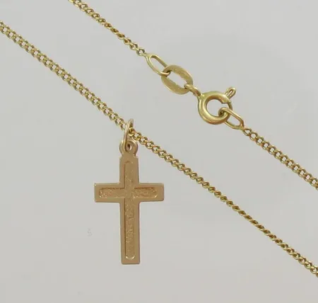 Panssarikaulaketju, pituus 44,5cm, ristiriipus, kaiverrettu, 585, paino 3,8g Vikt: 3,8 g