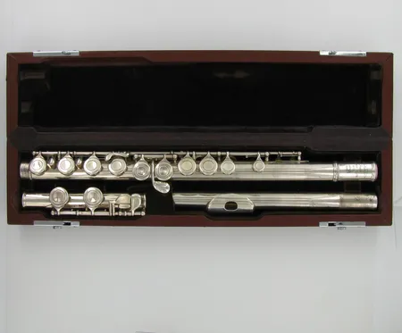 Poikkihuilu Natsuki Flute MGF. Japan 1041 laukussa