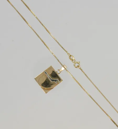 Kaulaketju riipuksella, kaiverrettu, ketjun pituus 50cm, 585, 5,3g Vikt: 5,3 g