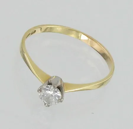 Timanttisormus 1xn.0.50ct, koko 20¼, 750, paino 2,3g Vikt: 2,3 g
