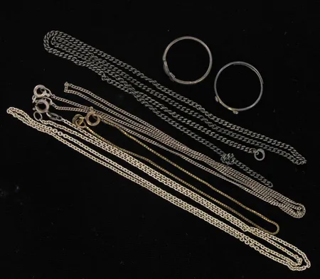 Viallisia koruja, 800-830, paino 12,9g Vikt: 12,9 g