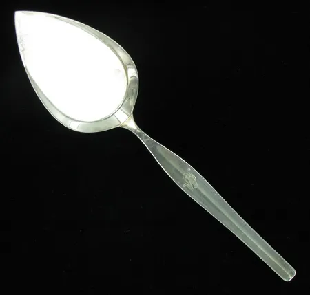 Leivoslapio T. Wirkkala Marski, kaiverrettu, 813, paino 54,1g Vikt: 54,1 g