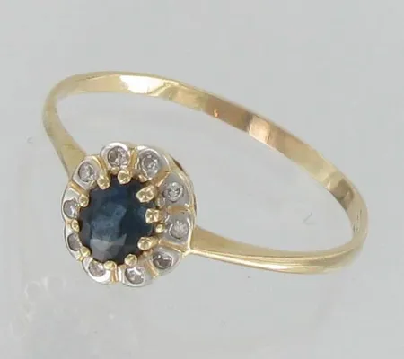 Kivisormus timanteilla 10xn.0.005ct, koko 18, 585br, paino 1,5g Vikt: 1,5 g