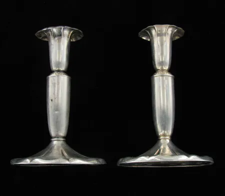 Vialliset kynttilänjalat, korkeus 135mm, 813br, paino 240,2g Vikt: 240,2 g