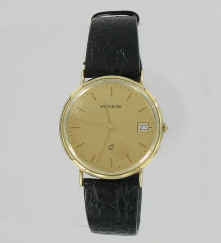 Miesten kultarannekello Geneve Q, quartz, 585br, paino 22,2g, paristo loppunut, lasissa pieni naarmu Vikt: 22,2 g