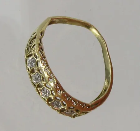 Timanttisormus, 5xn.0.005ct, viallinen, 585, paino 1,3g Vikt: 1,3 g