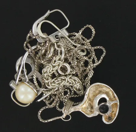Viallisia koruja, 830br, paino 12,4g Vikt: 12,4 g