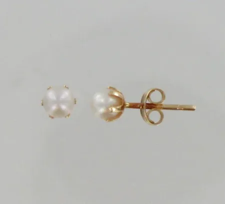 Helmikorvakorut, Ø n.4mm, 585br, paino 0,7g Vikt: 0,7 g