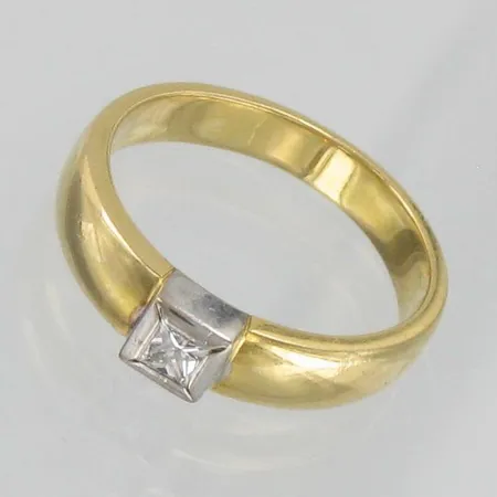 Viallinen timanttisormus 1xn.0.14ct, koko n.17, 750, paino 5,2g Vikt: 5,2 g