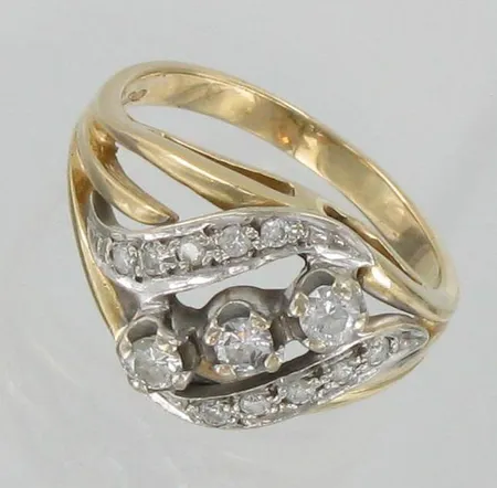 Timanttisormus 3xn.0.05ct ja 10xn.0.01ct, koko 16½, 585, paino 4,2g Vikt: 4,2 g