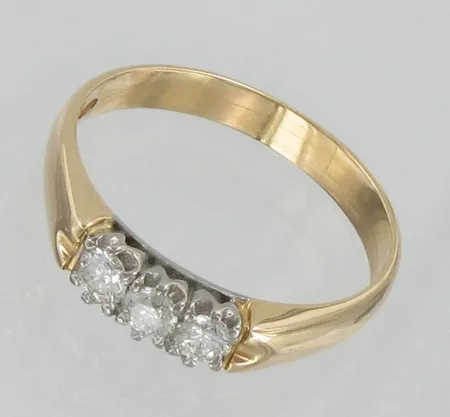 Timanttisormus 3xn.0.10ct, koko 18, 585, paino 3,2g Vikt: 3,2 g