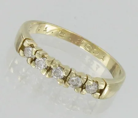 Timanttisormus 5xn.0.05ct, kaiverrettu, koko 18, 585, paino 2,5g Vikt: 2,5 g