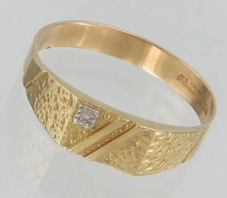 Kantasormus timantilla 1xn.0.005ct, koko 22¼, 585, paino 3,3g Vikt: 3,3 g