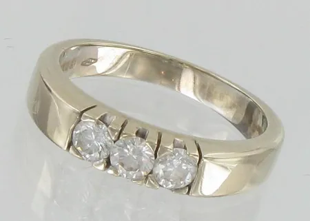 Timanttisormus 3xn.0.20ct, koko 17½, 750, paino 4,8g Vikt: 4,8 g
