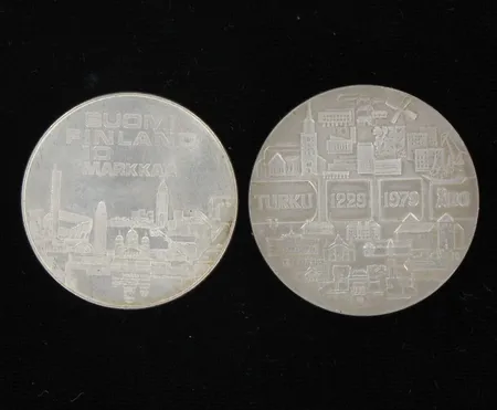 Kaksi juhlarahaa, EMX Helsinki 1971 ja Turku 1229-1979, nimellisarvo 35mk, 500, paino 50,5g Vikt: 50,5 g