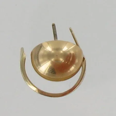 Viallisia kultakoruja 585, paino 1,8g Vikt: 1,8 g