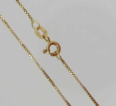 Venetsiakaulaketju, pituus 36,5cm, 585, paino 1,6g Vikt: 1,6 g