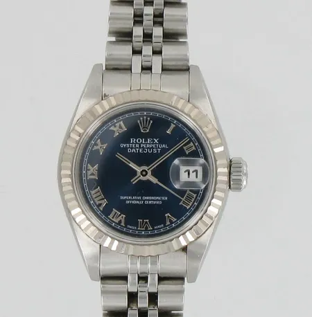 Naisten teräsrannekello, Rolex Oyster Perpetual Datejust, Ø 27mm, automatic, ref.79174, takakannessa kaiverrus, mukana laatikko ja paperit.