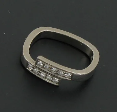 Timanttisormus 10xn.0.01ct, koko 16, 750 valkokulta, paino 4,3g Vikt: 4,3 g