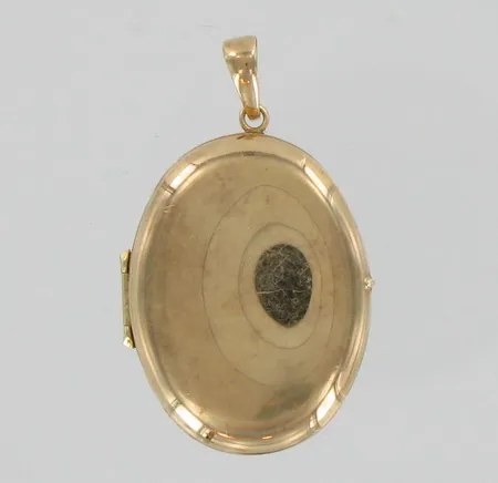 Medaljonki, korkeus 28mm, 585, paino 4,0g Vikt: 4   g
