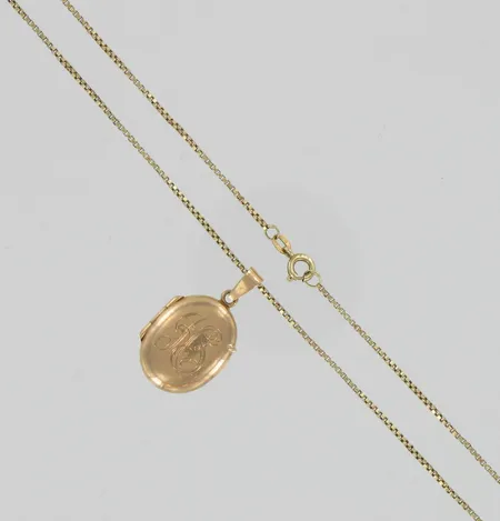 Kaulaketju medaljonkiriipuksella, kaiverrettu, pituus 40cm, 585, paino 4,7g Vikt: 4,7 g