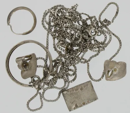 Viallisia hopeakoruja, 830-925, paino 17,3g Vikt: 17,3 g