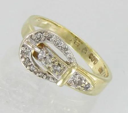 Timanttisormus 12xn.0.005-0.01ct, koko 15, 585 kelta- ja valkokulta, paino 2,2g Vikt: 2,2 g