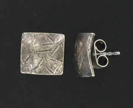 Korvakorut, korkeus 10mm, 925, paino 2,3g Vikt: 2,3 g