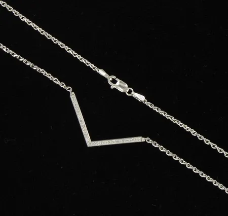 Timanttikaulakoru 21xn.0.005ct, pituus 44cm, 585 valkokulta, paino 5,8g Vikt: 5,8 g