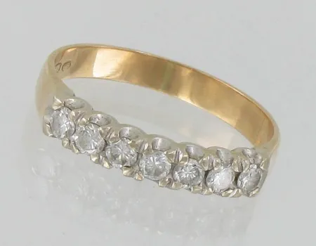 Timanttisormus 7xn.0.08ct, koko 19, 585 kelta- ja valkokulta, 585, paino 3,1g Vikt: 3,1 g