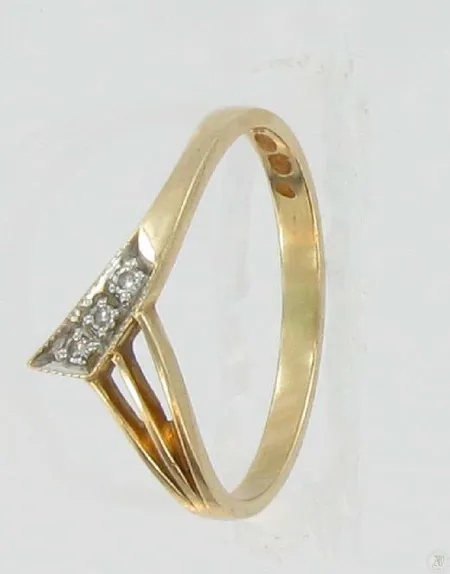 Timanttisormus 3xn.0,005ct kaivertamaton koko 16½, 585 paino 1,4g Vikt: 1,4 g