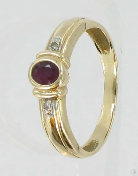 Timanttisormus 2xn.0,005ct punaisella kivellä, kaivertamaton koko 17, 585br paino 2,2g Vikt: 2,2 g