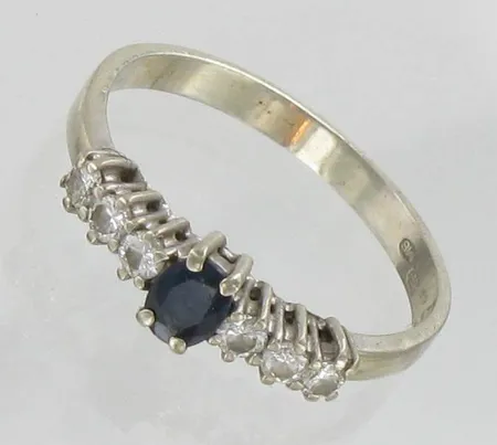 Sinisafiirisormus timanteilla 6xn.0.04ct, valkokulta, 585br, paino 2,4g Vikt: 2,4 g