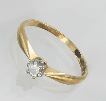 Timanttisormus, 1xn.0.20ct, koko 17½, 750, paino 1,8g Vikt: 1,8 g