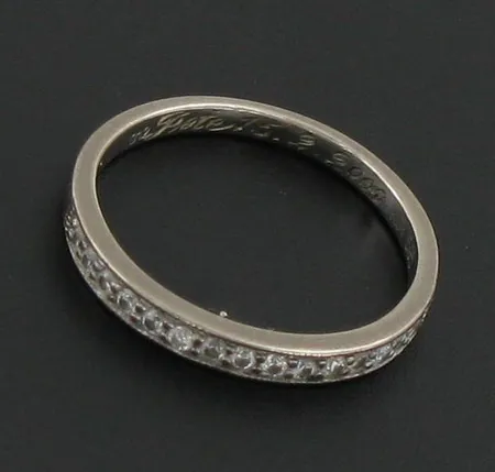 Timanttisormus 15xn.0.01ct, kaiverrettu, koko 15, 585 valkokulta, paino 1,5g Vikt: 1,5 g