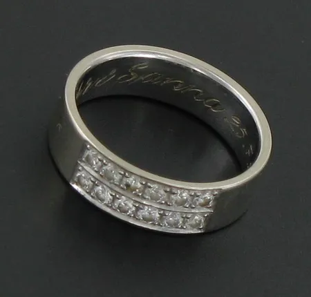 Timanttisormus 12xn.0.02ct, kaiverrettu, koko 15, 585 valkokulta, paino 3,4g Vikt: 3,4 g