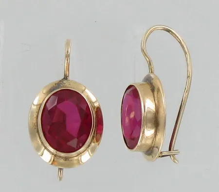 Kivikorvakorut, korkeus 20mm, 585br, paino 2,7g Vikt: 2,7 g