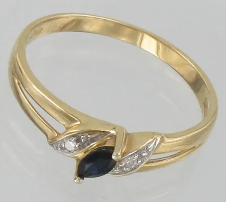 Sinisafiirisormus timanteilla, 2xn.0,005ct, koko 18, 585br, paino 1,9g Vikt: 1,9 g