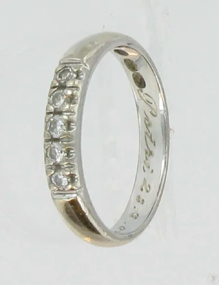 Timanttisormus 5xn.0,05ct kaiverrettu koko 16, 750vk paino 3g Vikt: 3   g
