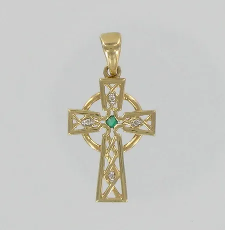 Kiviristiriipus timanteilla, 4xn.0.005ct, korkeus 28mm, 585br, paino 1,6g Vikt: 1,6 g