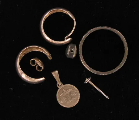 Viallisia koruja, 800-925, paino 4,6g Vikt: 4,6 g