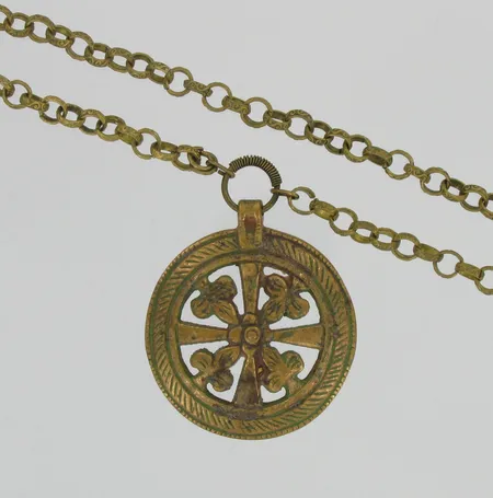 Kaulakoru Kalevala Koru, ketjun pituus 54cm, riipuksen Ø 50mm, pronssia