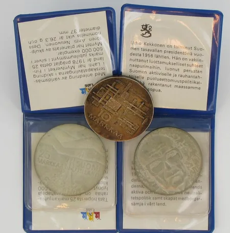 Kolme juhlarahaa, 25mk, Lahti MM 1978, 10mk, Urho Kekkonen 1975, 10mk, 1967, 500 ja 900 paino 50,1g ja 23,7g Vikt: 73,8 g